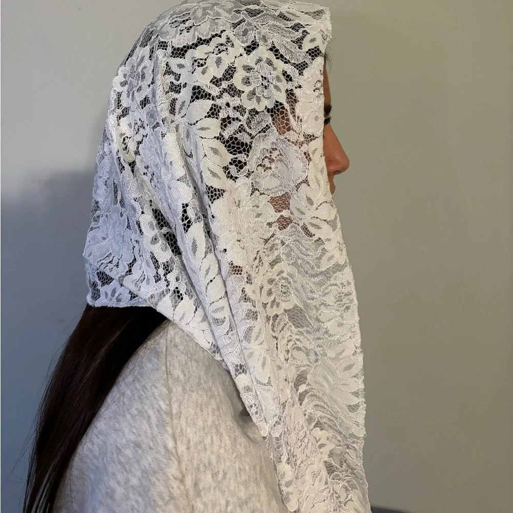 N/A white lace